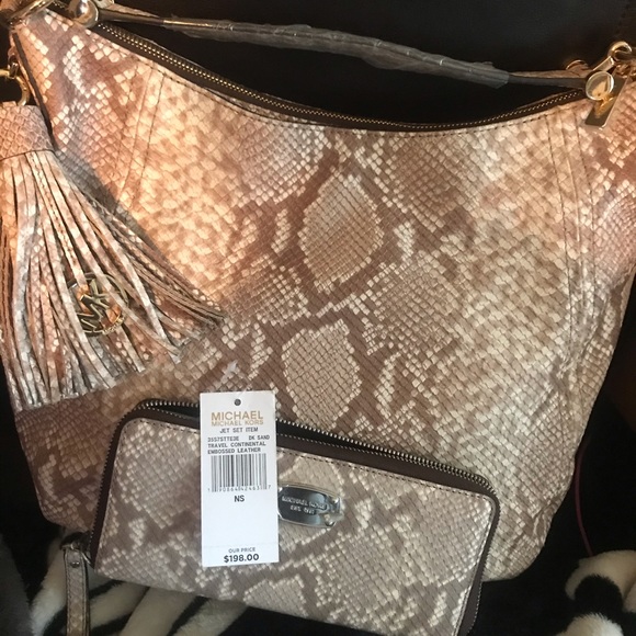 Authentic Michael Kors XL Frances Purse w/ wallet